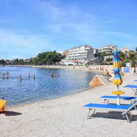 Apartamento Family Friendly With A Swimming Pool - 14203 Split