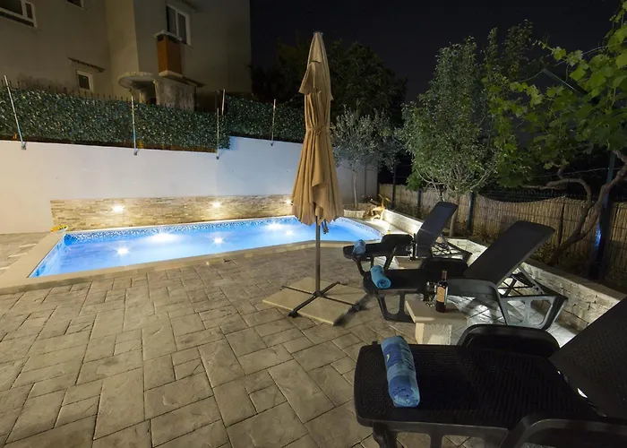 Family Friendly With A Swimming Pool - 14203 Apartamento Split