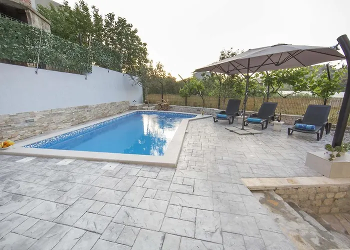 Apartman Family Friendly With A Swimming Pool - 14203 Split