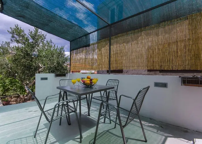 Family Friendly With A Swimming Pool - 14203 Apartman *