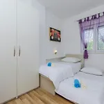 Family Friendly With A Swimming Pool - 14203 Appartement
