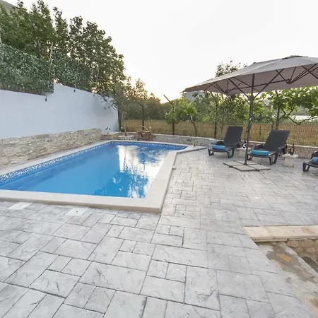 Appartamento Family Friendly With A Swimming Pool - 14203 Spalato