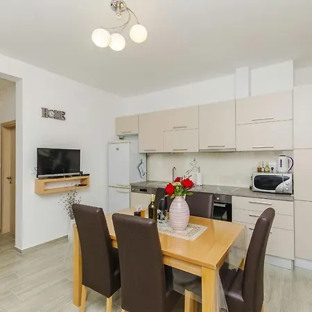 Family Friendly With A Swimming Pool - 14203 Appartamento *