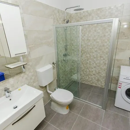 Appartamento Family Friendly With A Swimming Pool - 14203 Spalato