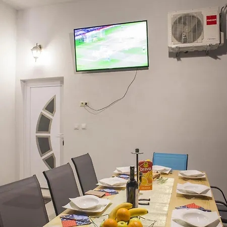 Family Friendly With A Swimming Pool - 14203 Appartement *