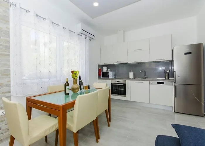 Apartamento Family Friendly With A Swimming Pool - 14203
